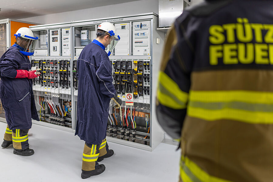 Elektriker bei der Arbeit